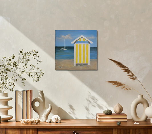 Strandhäuschen, Britta Kröger, Acrylgemälde, 15x15m, Strand, boot, Umkleidenäuschen mit gelben und weißen streifen, an wand hängend, Kunst-Direkt.de